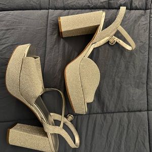 Marc Fisher heels SIZE :10 COLOR: silver